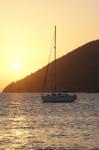 Båt (El Mar!) i solnedgang