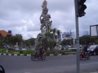 dump-100923-bali-070-denpasar-statue.jpg