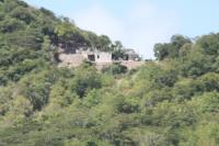 rundtur-carriacou-004-bebyggelse-ved-innloepet.jpg